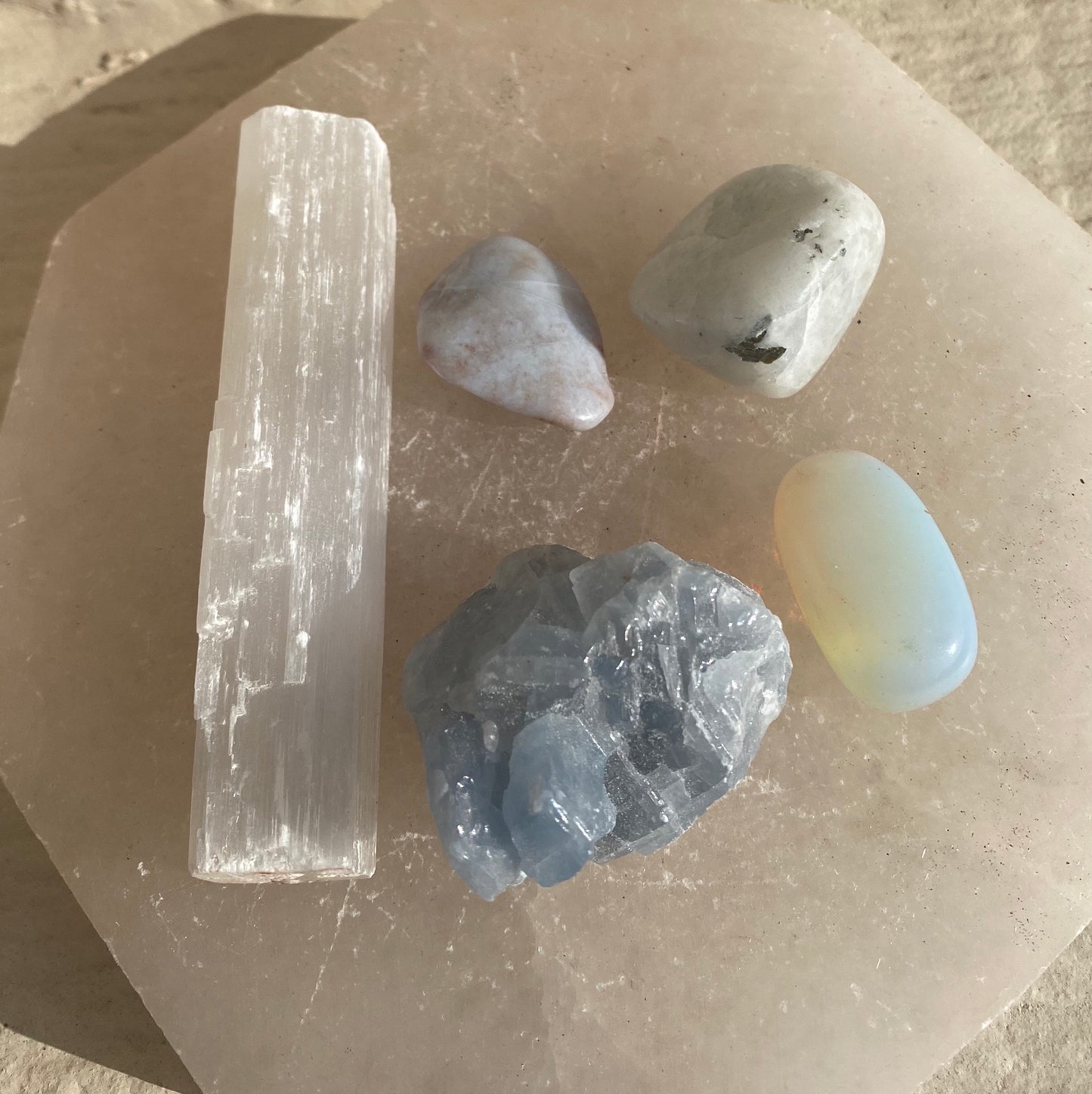 ♋︎ crystals for cancer ♋︎